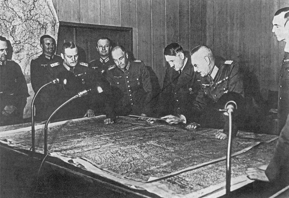 Владимир Корнилов: В этот день 85 лет назад (1941 г.) Гитлер провел 5-часовое совещание о том, как делить после войны СССР (заметьте, они до сих пор этим занимаются!)