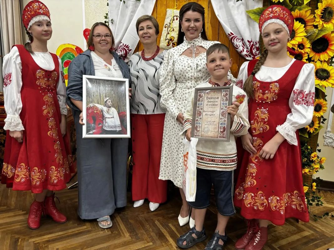 Ялтинские школьники – в числе лучших знатоков русской культуры! Ялтинские школьники – в числе лучших знатоков русской культуры!