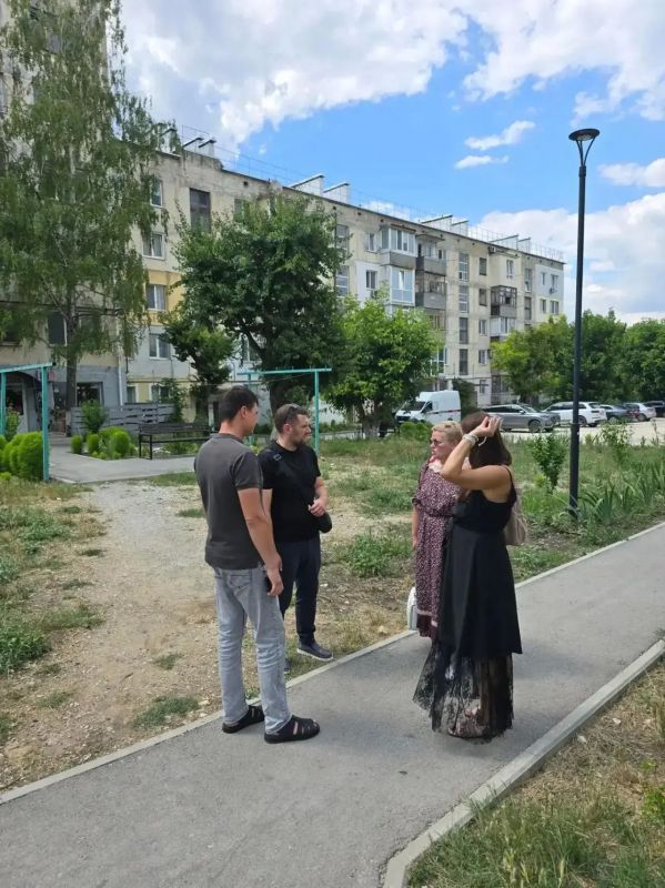 Как не раз говорил Глава Республики Крым Сергей Валерьевич Аксёнов, сейчас особенно важно быть рядом с людьми, разделять с ними сложности нынешнего времени и оказывать необходимую помощь Как не раз говорил Глава Республики Крым Сергей Валерьевич Аксёнов, сейчас особенно важно быть рядом с людьми, разделять с ними сложности нынешнего времени и оказывать необходимую помощь