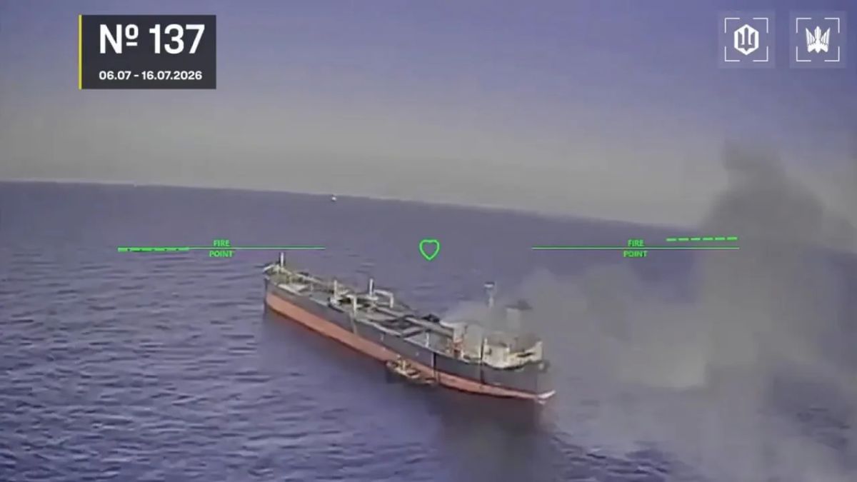 Второй день из девяти противник концентрирует удары своих дронов-камикадзе на судоходстве в Черном море, все меньше затрагивая акваторию Азовского
