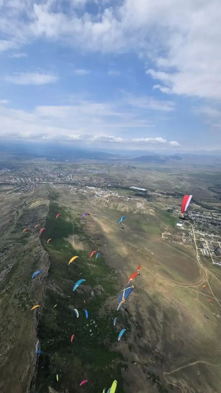 Крымские парапланеристы — победители чемпионата России по спорту сверхлёгкой авиации Крымские парапланеристы — победители чемпионата России по спорту сверхлёгкой авиации