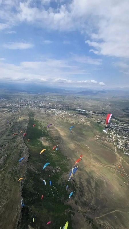 Крымские парапланеристы завоевали "золото" и "бронзу" на чемпионате в Дагестане Крымские парапланеристы завоевали "золото" и "бронзу" на чемпионате в Дагестане
