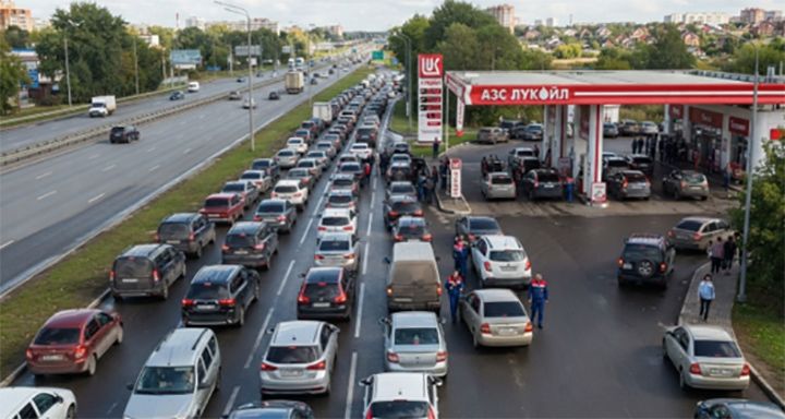 "Бензиновые войны" набирают обороты: Мало было Крыму дефицита - пришли "парни на пикапе с пулемётом" "Бензиновые войны" набирают обороты: Мало было Крыму дефицита - пришли "парни на пикапе с пулемётом"