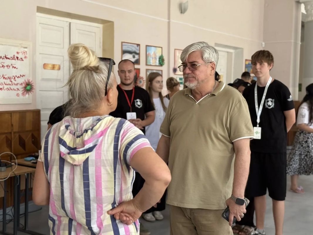 Игорь Ивин посетил центры содействия населению и пообщался с жителями Игорь Ивин посетил центры содействия населению и пообщался с жителями