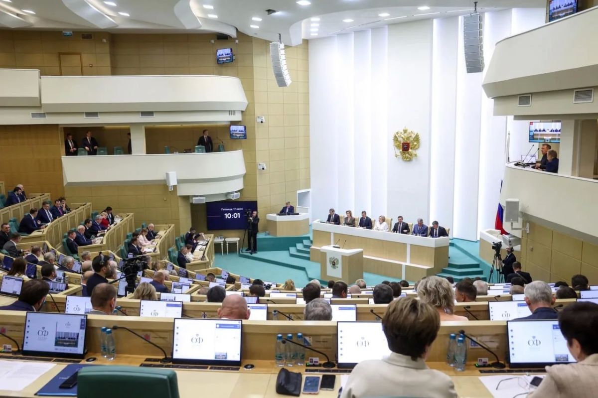 Юрий Нимченко: Принял участие в 617-м пленарном заседании Совета Федерации под председательством Валентины Ивановны Матвиенко Юрий Нимченко: Принял участие в 617-м пленарном заседании Совета Федерации под председательством Валентины Ивановны Матвиенко