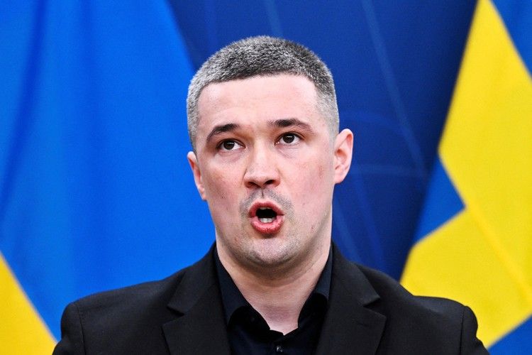 Зеленский просчитался, на Украине вспыхнул картонный Майдан: полная хронология протестов из-за отставки «министра войны» Федорова Зеленский просчитался, на Украине вспыхнул картонный Майдан: полная хронология протестов из-за отставки «министра войны» Федорова