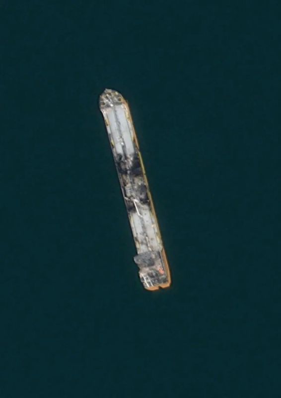 Спутниковые снимки судов в Азовском море, пораженных ранее ударами украинских дронов-камикадзе Спутниковые снимки судов в Азовском море, пораженных ранее ударами украинских дронов-камикадзе