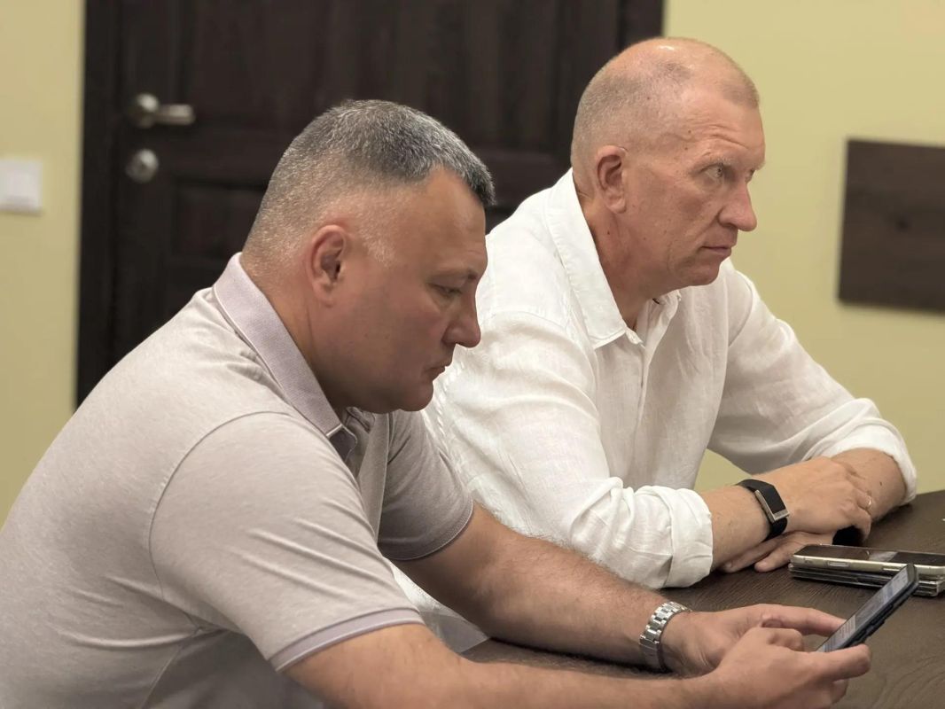 Игорь Ивин провел рабочую встречу по вопросам восстановления электроснабжения Игорь Ивин провел рабочую встречу по вопросам восстановления электроснабжения