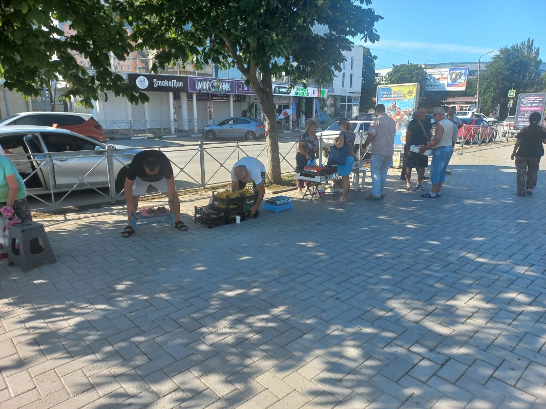 В Феодосии продолжаются мероприятия по пресечению фактов незаконной торговли В Феодосии продолжаются мероприятия по пресечению фактов незаконной торговли