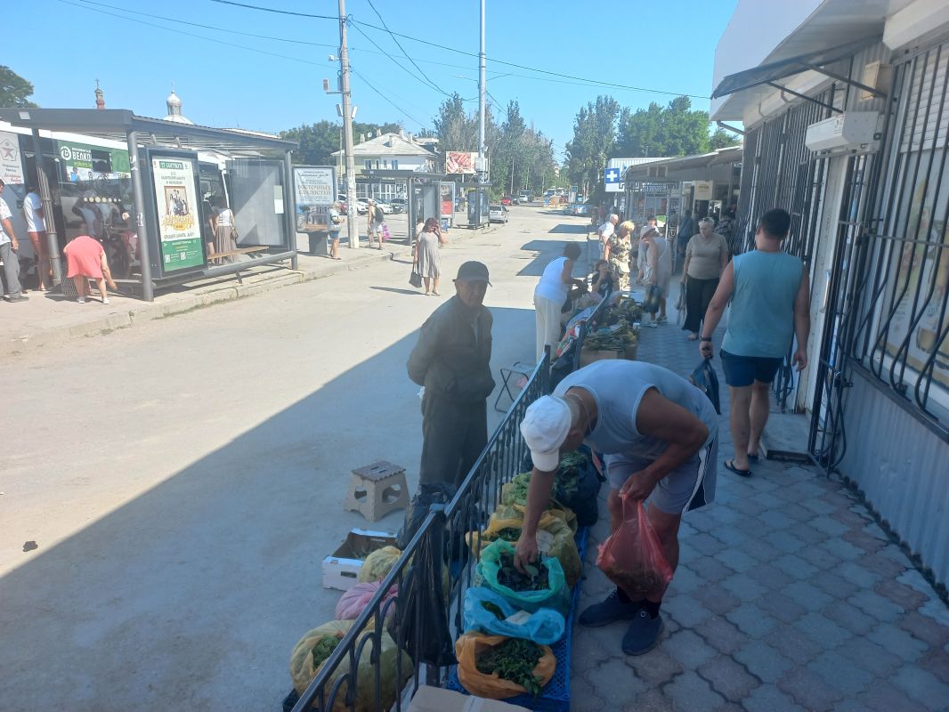В Феодосии продолжаются мероприятия по пресечению фактов незаконной торговли В Феодосии продолжаются мероприятия по пресечению фактов незаконной торговли