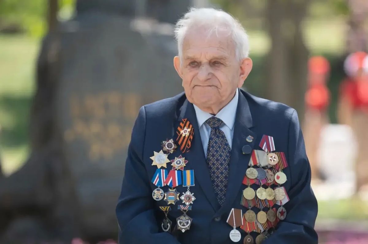 Сегодня исполняется 101 год Михаилу Степановичу Латохе — ветерану Великой Отечественной войны, человеку исключительной стойкости и мужества Сегодня исполняется 101 год Михаилу Степановичу Латохе — ветерану Великой Отечественной войны, человеку исключительной стойкости и мужества