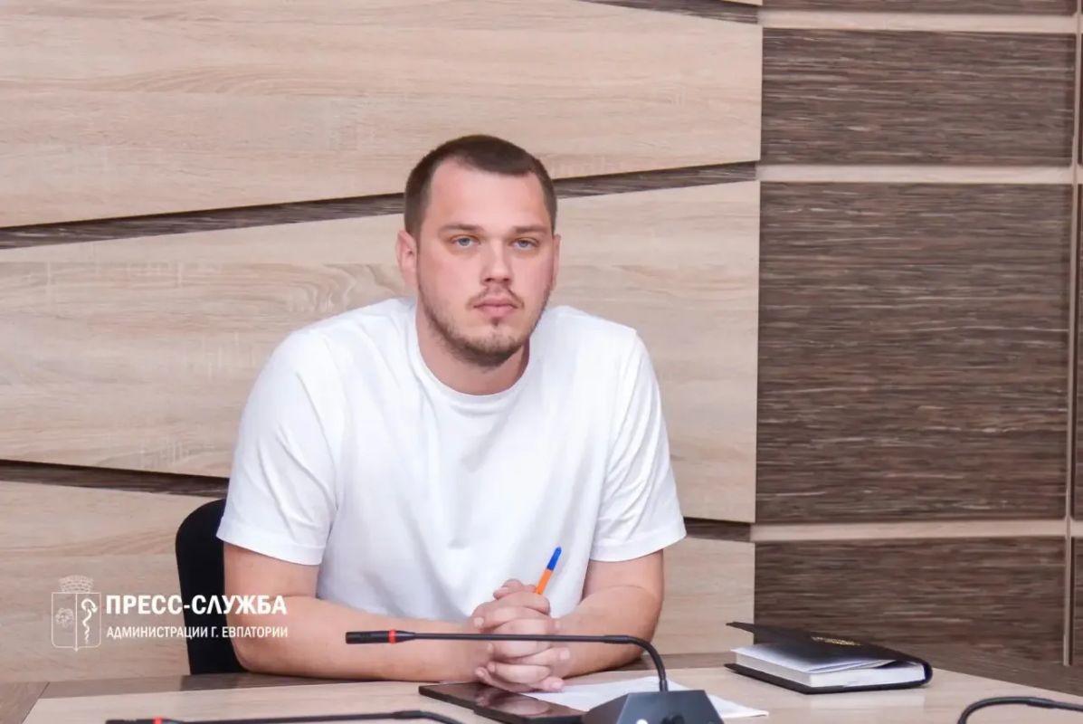 В Евпатории состоялась жеребьёвка по распределению жилья для детей-сирот В Евпатории состоялась жеребьёвка по распределению жилья для детей-сирот