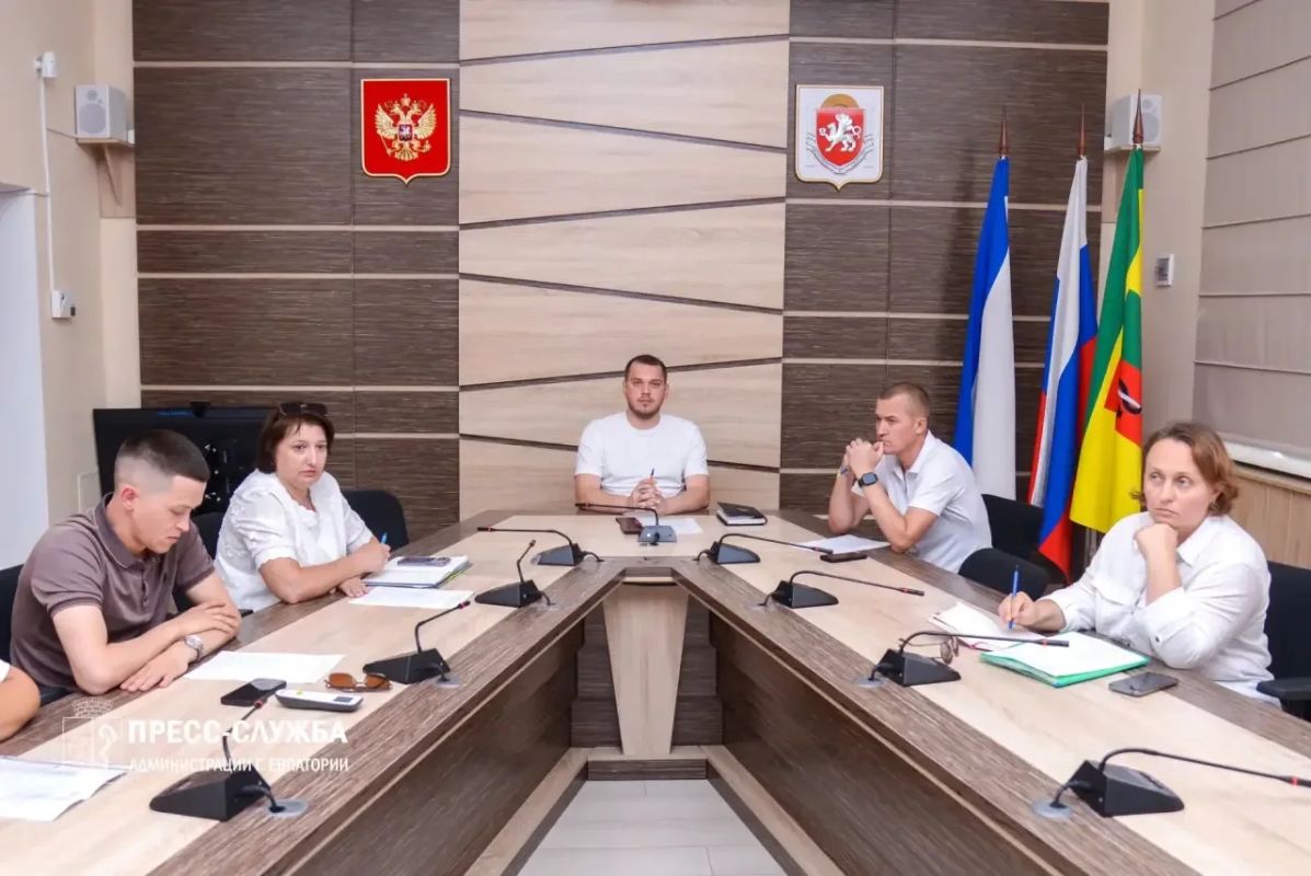 В Евпатории состоялась жеребьёвка по распределению жилья для детей-сирот