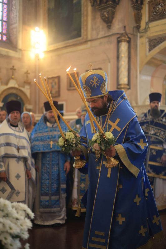 В Казанском соборе Феодосии отметили престольный праздник В Казанском соборе Феодосии отметили престольный праздник