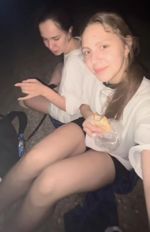 «Нас забрали в полицию»: две подруги рассказали, как прошли 50 км пешком от Симферополя до Алушты «Нас забрали в полицию»: две подруги рассказали, как прошли 50 км пешком от Симферополя до Алушты
