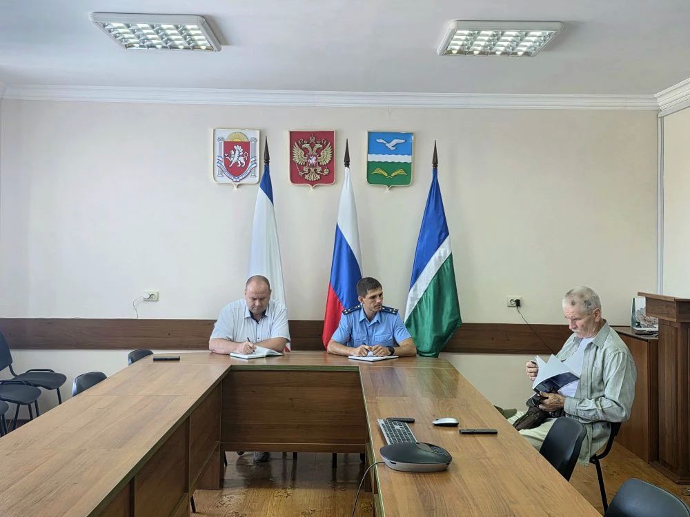 Глава Администрации Александр Соколовский провел совместный приём граждан с прокурором Первомайского района Романом Дугаренко Глава Администрации Александр Соколовский провел совместный приём граждан с прокурором Первомайского района Романом Дугаренко