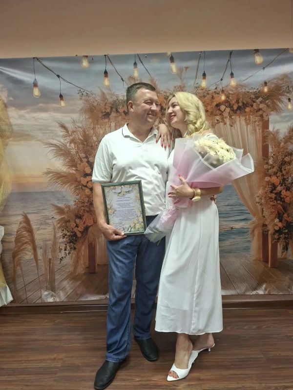 Начало июля на полуострове выдалось непростым, но, несмотря на внешние обстоятельства, в отделах ЗАГС этот период стал по-настоящему светлым и насыщенным Начало июля на полуострове выдалось непростым, но, несмотря на внешние обстоятельства, в отделах ЗАГС этот период стал по-настоящему светлым и насыщенным