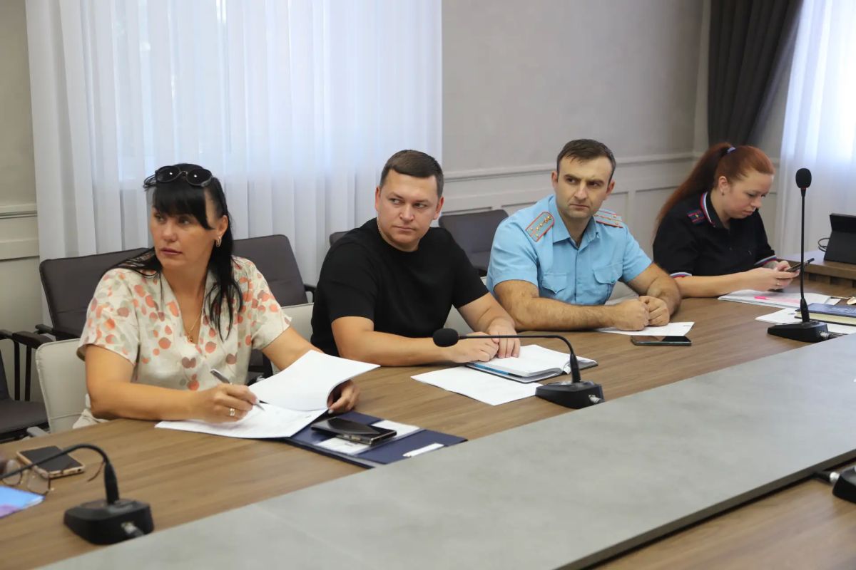 Очередное заседание комиссии по делам несовершеннолетних и защите их прав в Бахчисарайском районе было посвящено вопросам профилактики безнадзорности, подростковой преступности и защиты прав детей Очередное заседание комиссии по делам несовершеннолетних и защите их прав в Бахчисарайском районе было посвящено вопросам профилактики безнадзорности, подростковой преступности и защиты прав детей