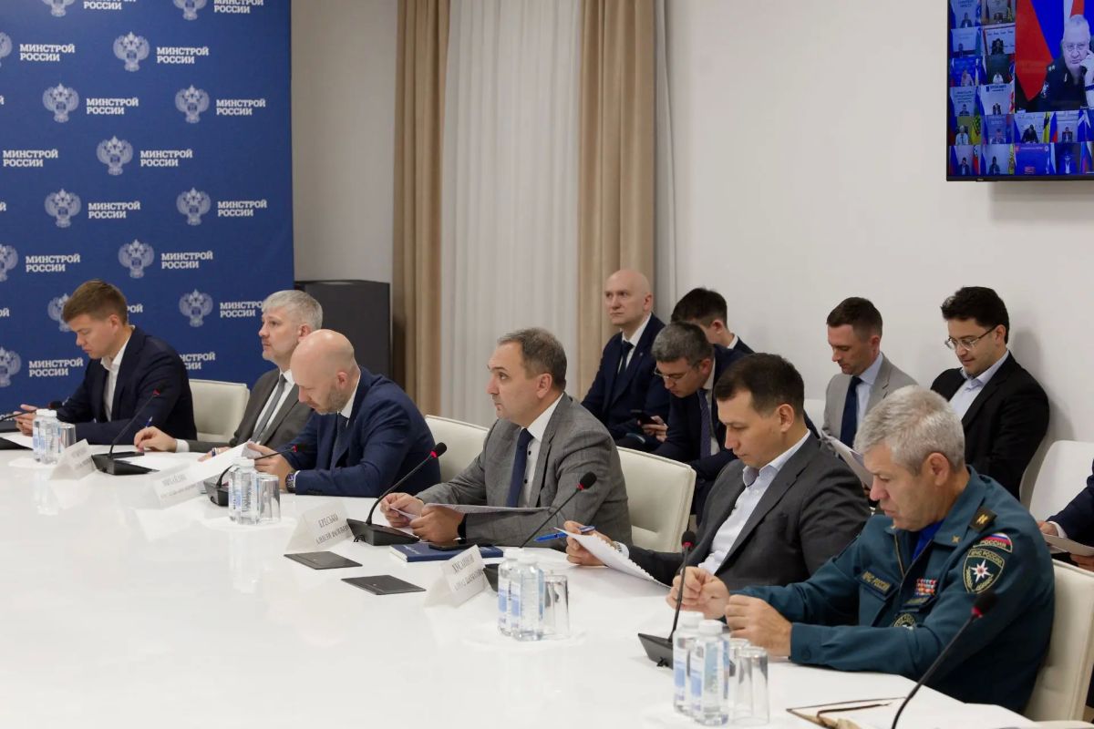 Министр строительства и ЖКХ РФ Ирек Файзуллин провел регулярное всероссийское совещание по подготовке коммунальной инфраструктуры к отопительному периоду Министр строительства и ЖКХ РФ Ирек Файзуллин провел регулярное всероссийское совещание по подготовке коммунальной инфраструктуры к отопительному периоду