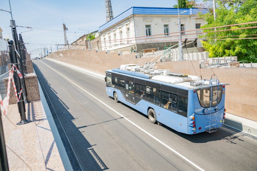По улице Адмирала Октябрьского запущено движение троллейбусов По улице Адмирала Октябрьского запущено движение троллейбусов