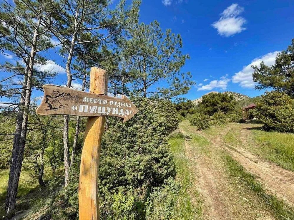 В любой точке Крыма можно найти красивые пейзажи и место для похода с семьей!