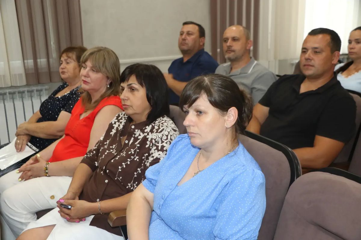 Председатель Государственного Совета Республики Крым Владимир Константинов принял участие в рабочем совещании Председатель Государственного Совета Республики Крым Владимир Константинов принял участие в рабочем совещании