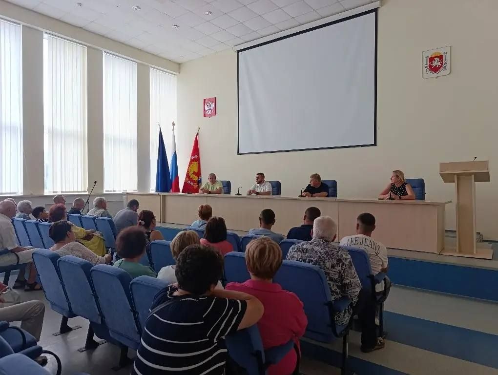 Кирилл Чебышев: В большом зале администрации города провел расширенное совещание по вопросам взаимодействия всех служб и организаций в условиях действующего режима чрезвычайной ситуации Кирилл Чебышев: В большом зале администрации города провел расширенное совещание по вопросам взаимодействия всех служб и организаций в условиях действующего режима чрезвычайной ситуации