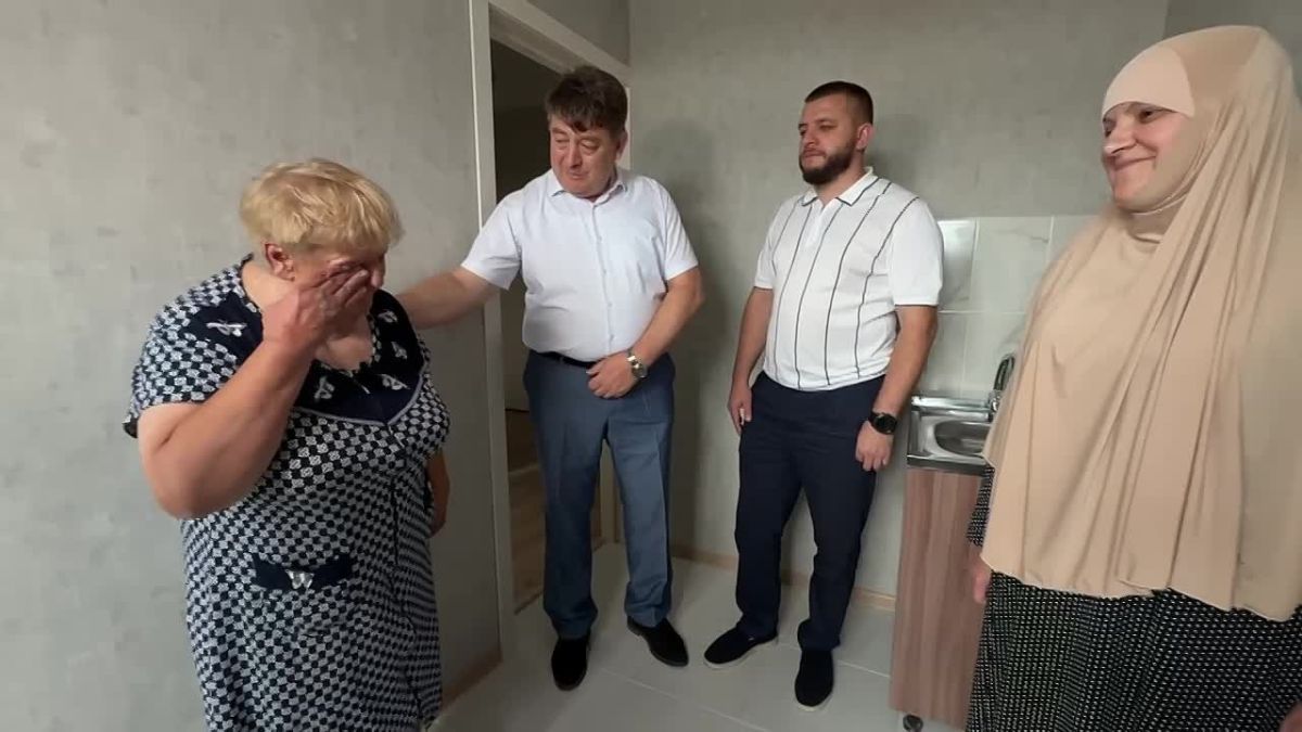 Новоселье в Судаке: ключи от 72 новых квартир передают владельцам