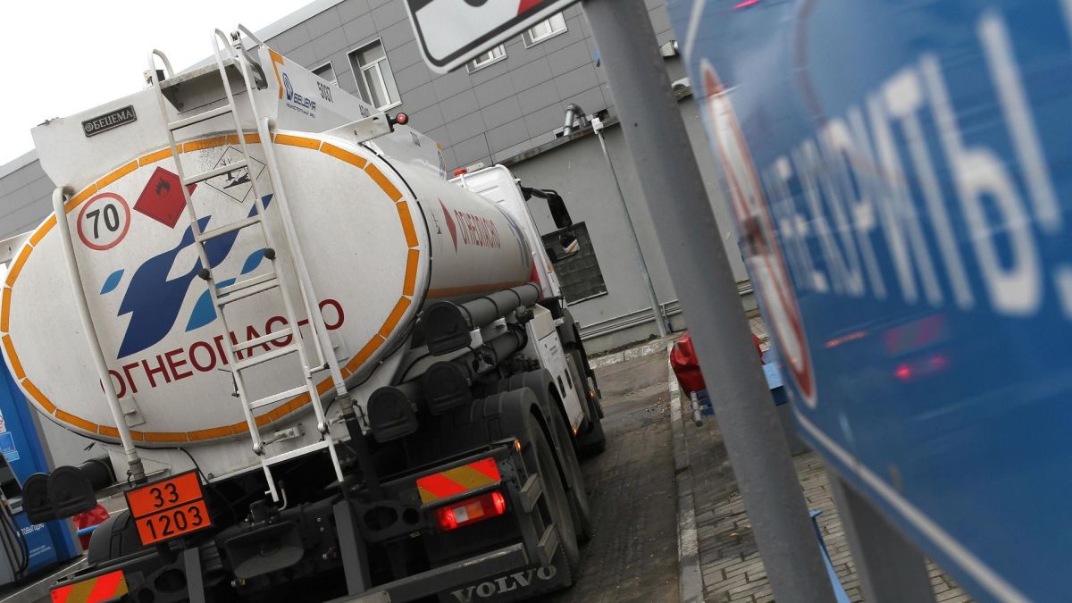 Где в Севастополе заправить бензин и газ в воскресенье