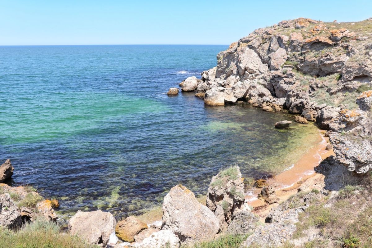 Вслед за Алупкой свои дни рождения отмечают ещё два популярных курорта, расположенные на восточном побережье полуострова Вслед за Алупкой свои дни рождения отмечают ещё два популярных курорта, расположенные на восточном побережье полуострова