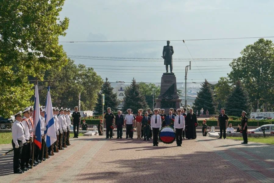 Севастополь отмечает День Военно-Морского Флота Севастополь отмечает День Военно-Морского Флота