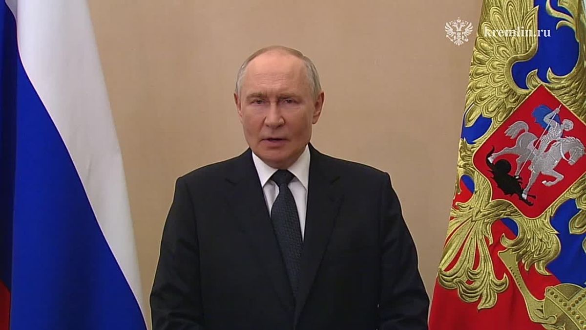 Владимир Путин поздравил моряков с Днем военно-морского флота