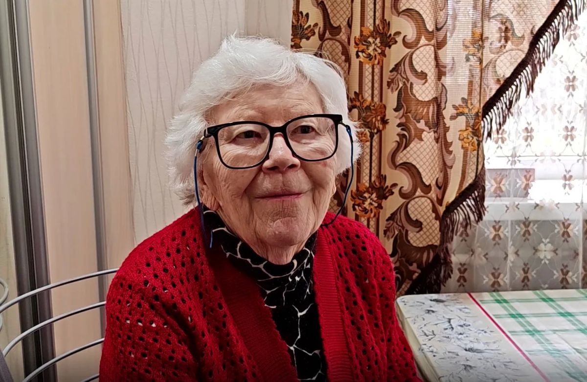 Жительница Евпатории, пострадавшая от мошенничества, благодарит офицеров СК за восстановление ее прав и поздравляет с профессиональным праздником