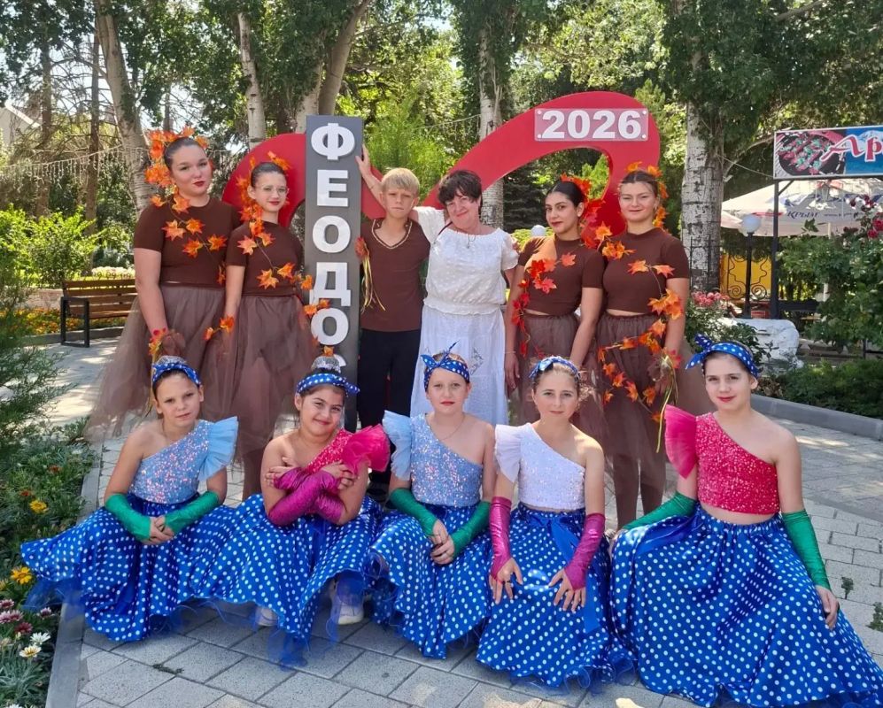В Феодосии состоялся полуфинал XVI Международного конкурса-фестиваля искусств «Сияние звёзд» В Феодосии состоялся полуфинал XVI Международного конкурса-фестиваля искусств «Сияние звёзд»