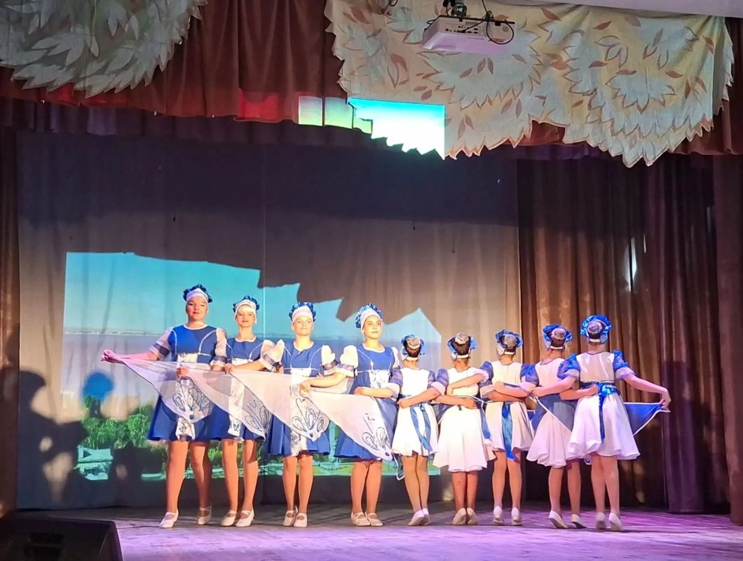 В Феодосии состоялся полуфинал XVI Международного конкурса-фестиваля искусств «Сияние звёзд» В Феодосии состоялся полуфинал XVI Международного конкурса-фестиваля искусств «Сияние звёзд»