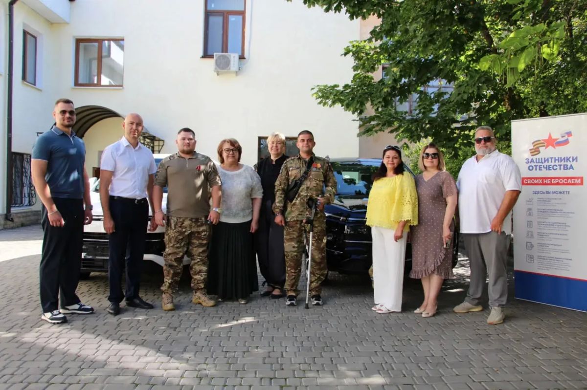 В Крыму ветеранам специальной военной операции вручили ключи от автомобилей