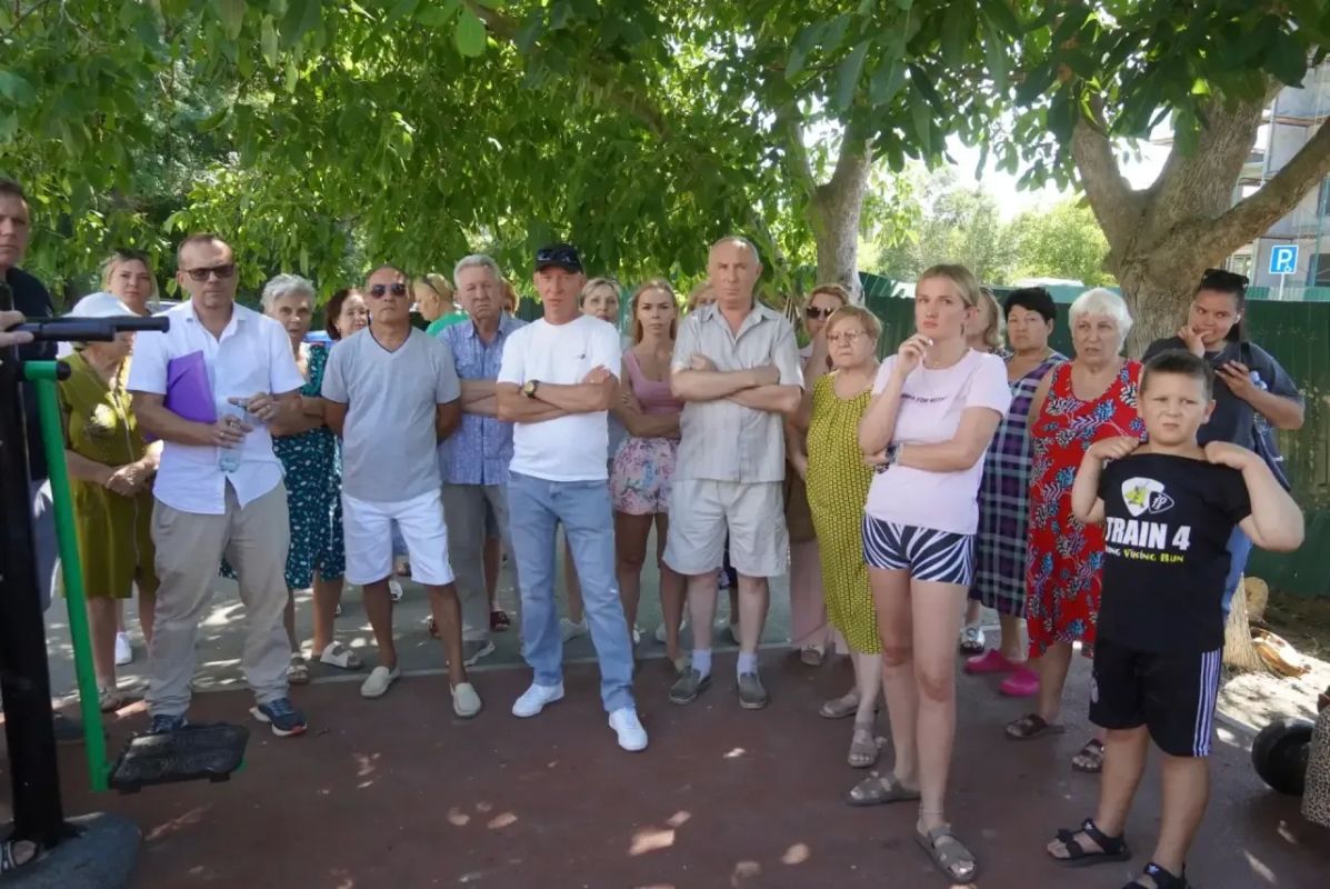 Иван Кошель: Провел встречу с жителями домов по Вокзальному шоссе, 83-а, 83-б, по вопросу строительства котельной для ЖК «Образцово» на прилегающей к ним территории Иван Кошель: Провел встречу с жителями домов по Вокзальному шоссе, 83-а, 83-б, по вопросу строительства котельной для ЖК «Образцово» на прилегающей к ним территории