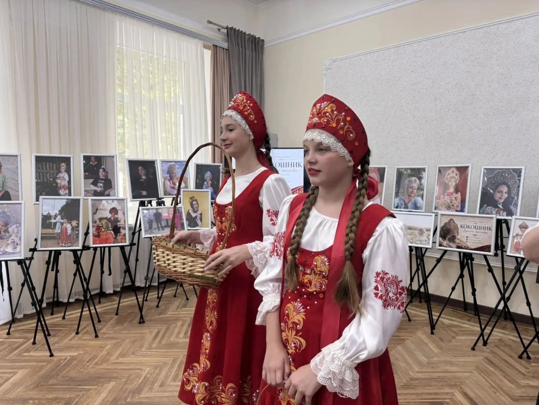 В Симферополе наградили победителей фотоконкурса «Кокошник — русское наследие»
