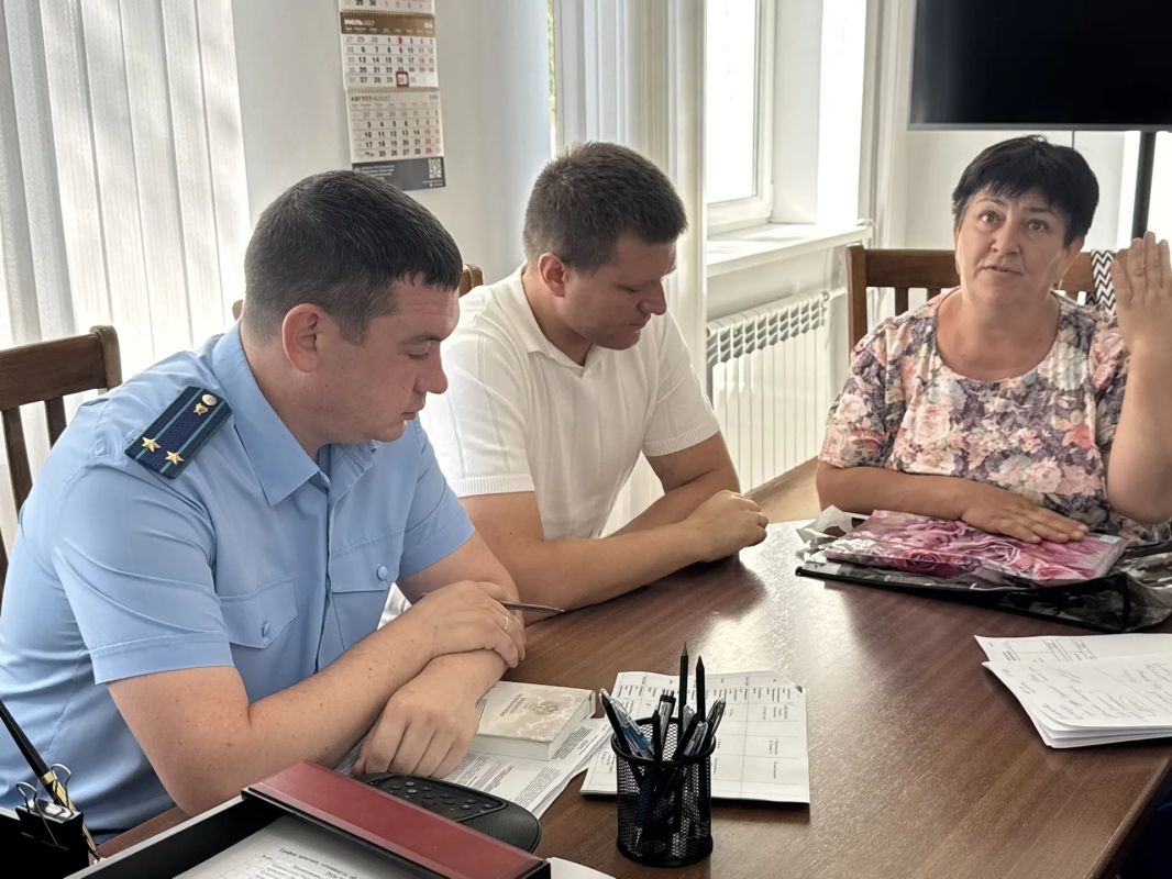 Андрей Шатыренко 30.07.2026 провёл личный приём граждан в администрации района Андрей Шатыренко 30.07.2026 провёл личный приём граждан в администрации района