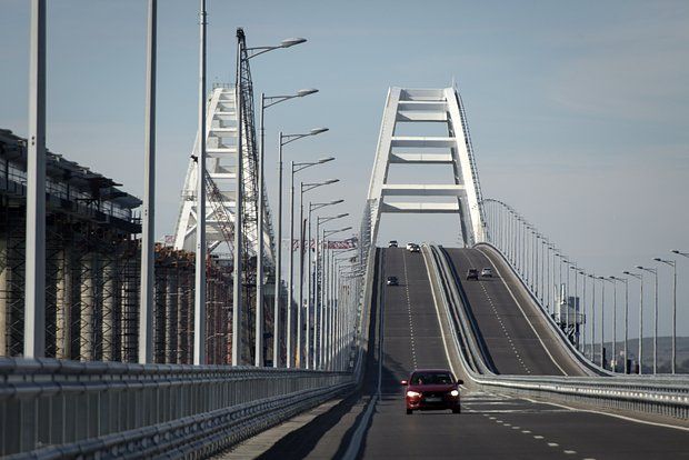 Перевозка топлива по Крымскому мосту с 4 августа будет разрешена только в спецканистрах