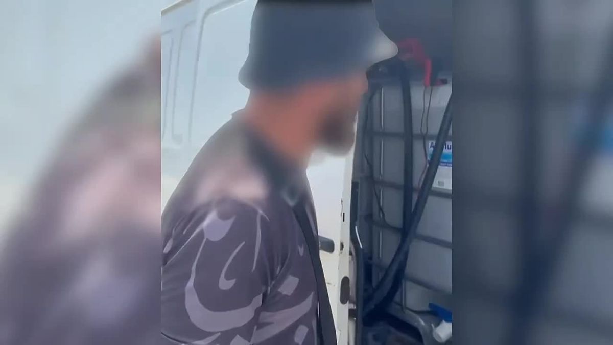 По результатам проверок в Керчи и Ленинском районе правоохранители выявили граждан, которые незаконно продавали топливо, сообщили в ФСБ