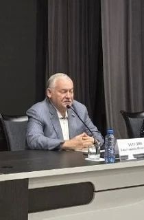 ДИАЛОГ БЕЗ ТРИБУНЫ. Константин Затулин встретился с активом Белореченского района В районном доме культуры города Белореченска прошла встреча кандидата в депутаты Государственной Думы Константина Затулина с активом...