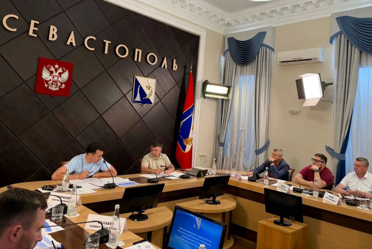 В Севастополе обсудили строительство социальных объектов и подготовку к отопительному сезону