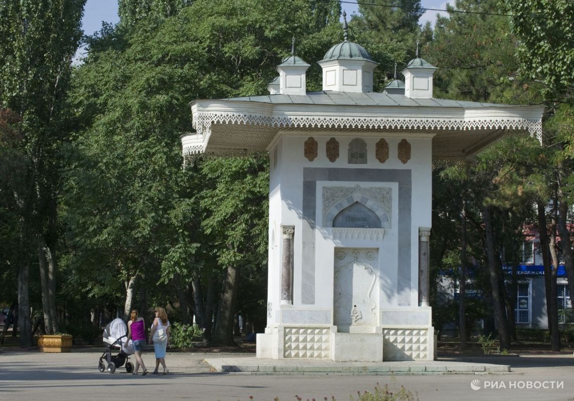 День фонтанов: самые знаменитые в Крыму День фонтанов: самые знаменитые в Крыму