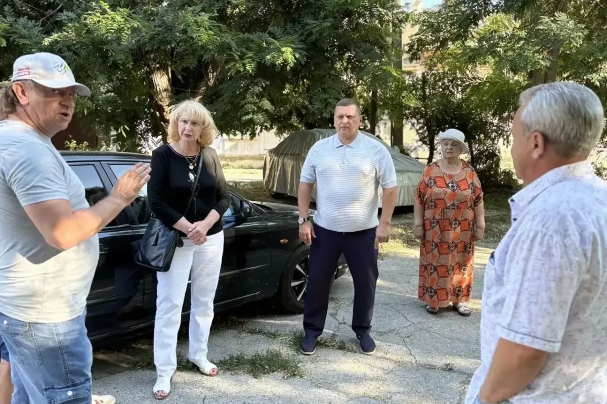 Депутаты Госсовета Крыма продолжают диалог с жителями Депутаты Госсовета Крыма продолжают диалог с жителями