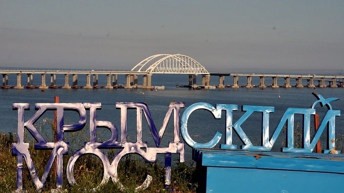 В очереди перед Крымским мостом стоит 600 автомобилей