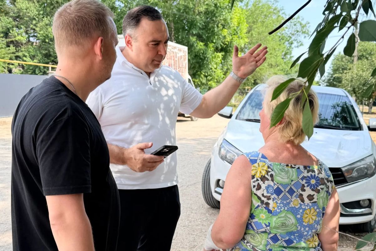 Владимир Константинов: Депутаты всех уровней находятся в постоянном контакте с крымчанами Владимир Константинов: Депутаты всех уровней находятся в постоянном контакте с крымчанами