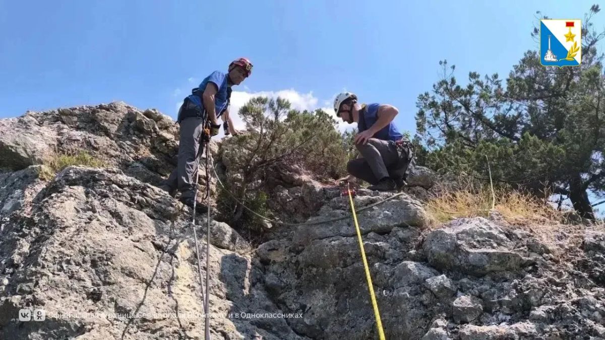 Севастопольские спасатели провели тренировку на горе Орта-Кая Севастопольские спасатели провели тренировку на горе Орта-Кая
