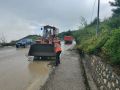 Дорожники расчищают трассу Ялта — Севастополь после сильного ливня