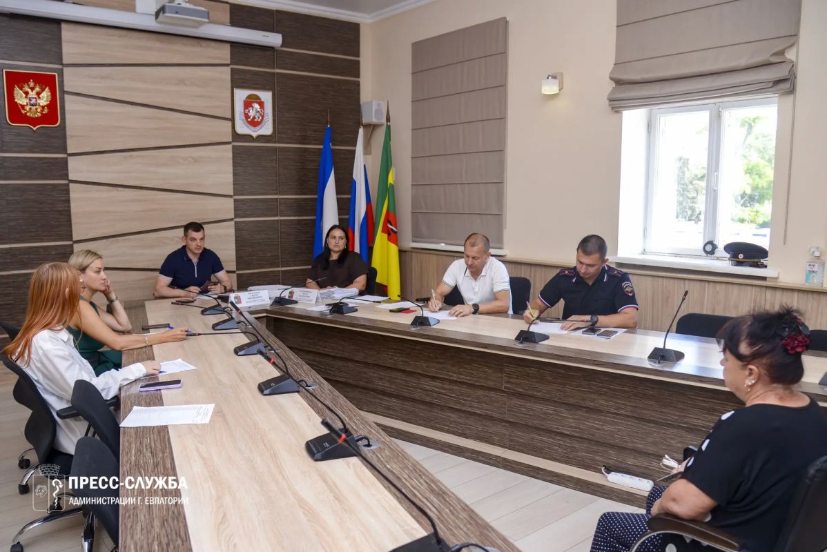 В Евпатории состоялось очередное заседание административной комиссии, которое провел заместитель главы администрации Сергей Колганов